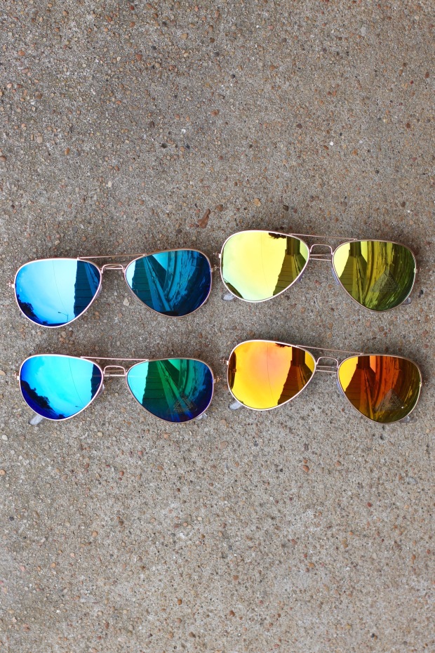 mirrored aviator sunglasses